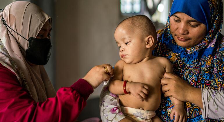В 2025 году 90 процентов младенцев в мире получили хотя бы одну дозу вакцины против дифтерии, столбняка и коклюша. 